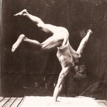 ARTHUR LEE ONE ARM HAND STAND